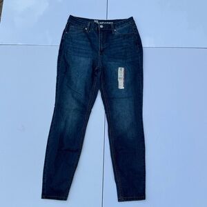 No Boundaries Women's Jeans - Comfortable & Stylish